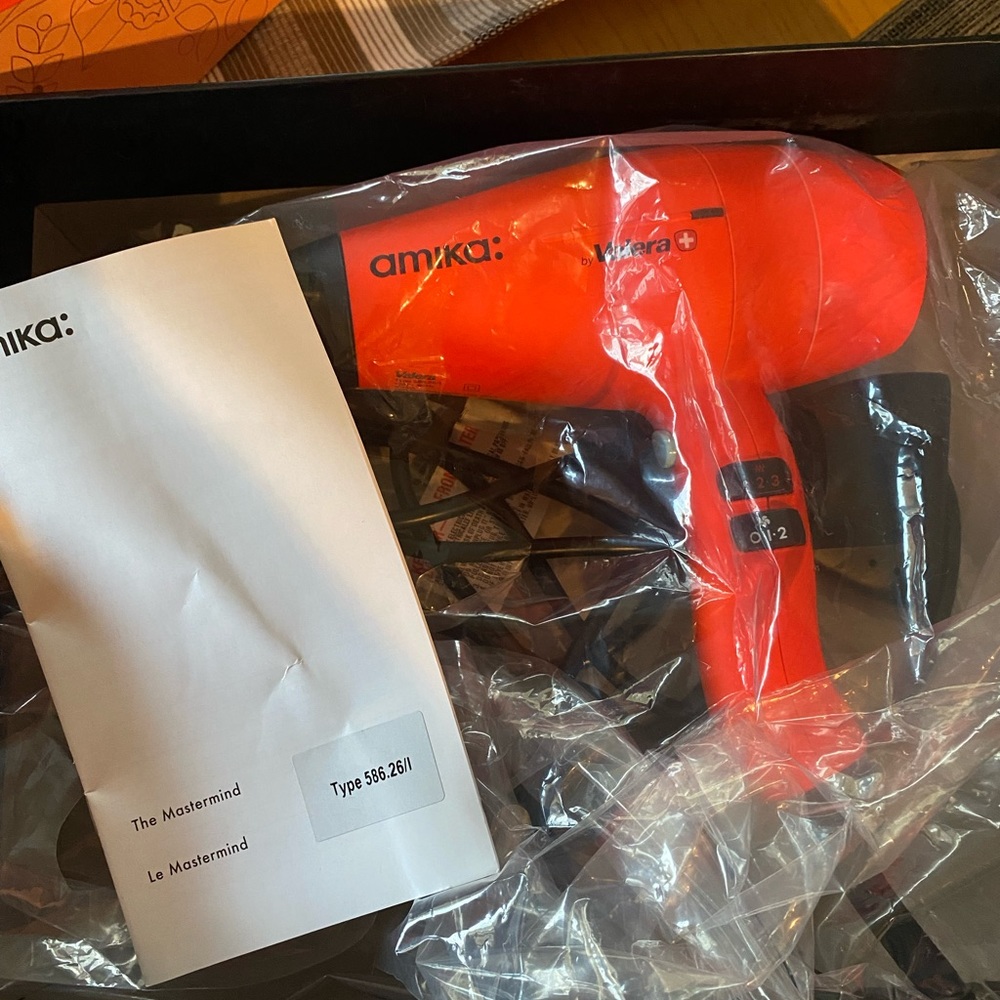 AMIKA Mastermind Pro Blowdryer